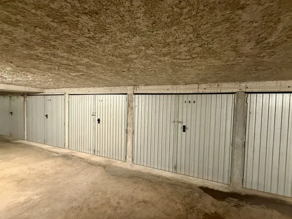 Garage en sous-sol à vendre Emplacement privilégié en coeur