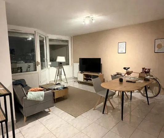 Belle chambre spacieuse calme et propre 460 euros HC