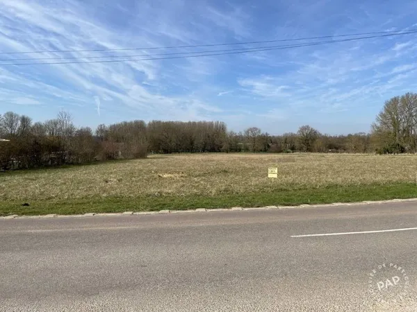 Terrain 900 m²