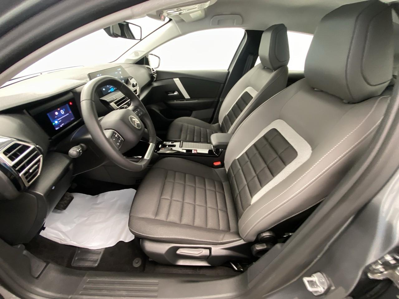 Citroën C4 hybride 136 e-dcs6 plus — photo 9