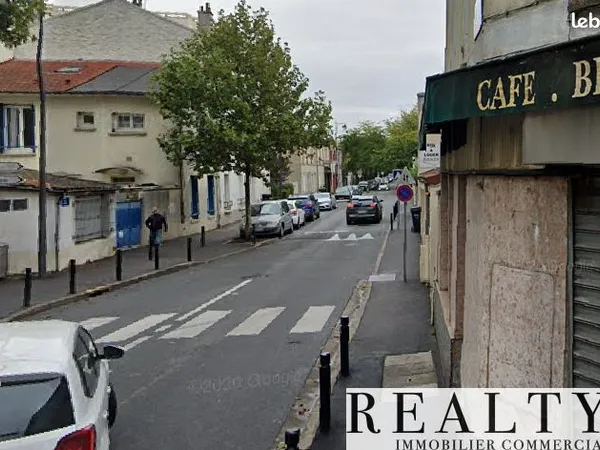 Local commercial 160 m²