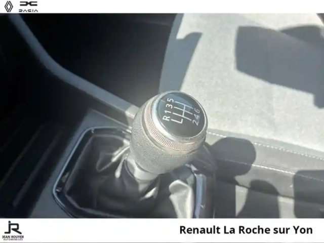 Renault Clio 1.0 tce 90ch evolution - 24 — photo 6