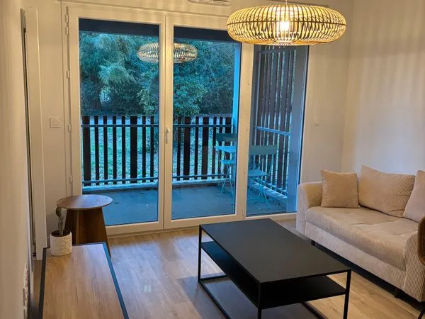 T2 meublé avec balcon et parking