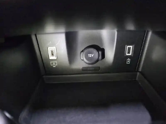 Ds Ds 7 hybride rechargeable e-tense 300 eat8 4x4 — photo 52