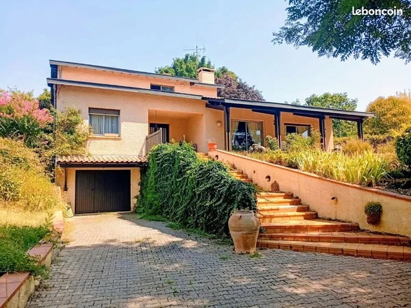 Maison familiale 183 m² - 5 chambres - terrain 1 519 m² - Auzeville-Tolosane 31320