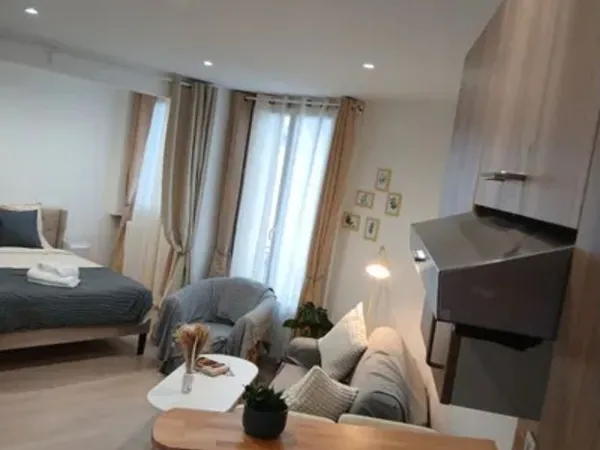 Clef en main, tout compris, studio 30m2 rénové et meublé avec goût, court séjour, 8min de la ligne14