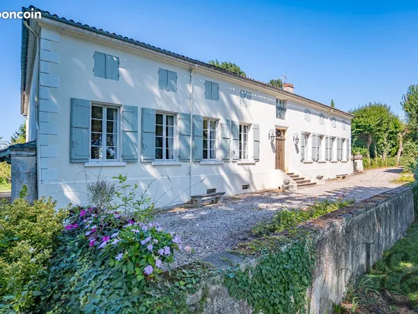 Propriété 10 pièces 376 m²