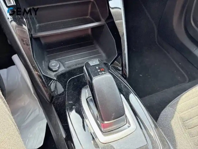 Peugeot 2008 electrique 136 ch — photo 18