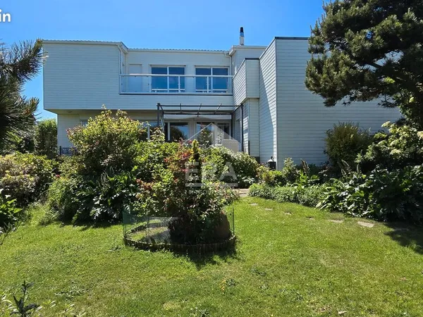 Maison 11 pièces 216 m²