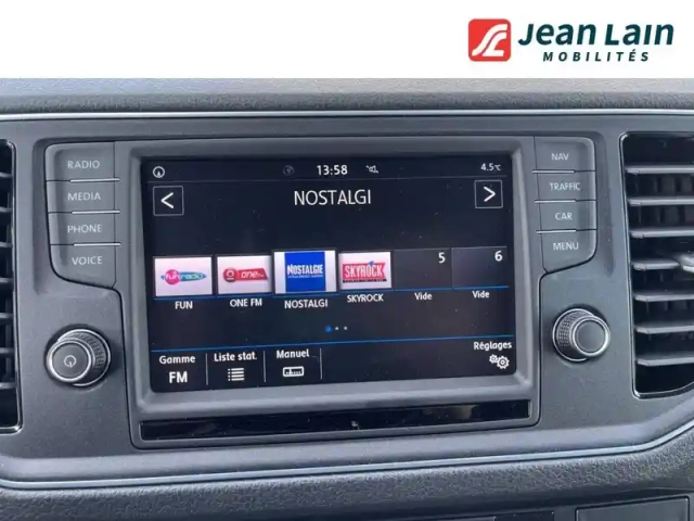 Volkswagen Crafter e- van 35 l3h3 136 ch bva — photo 15