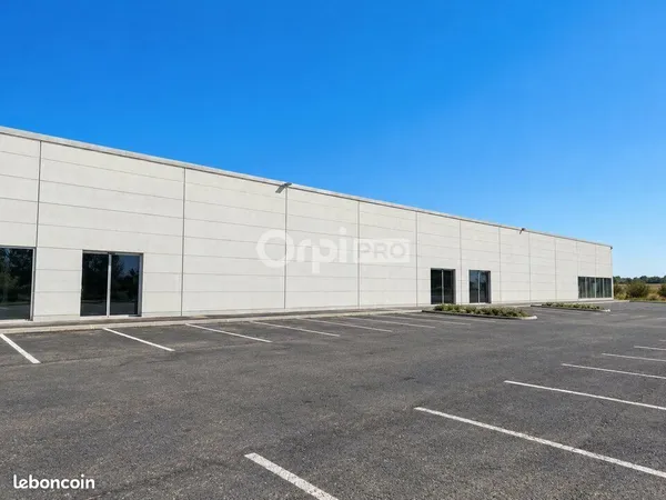 Local commercial 1 750 m²