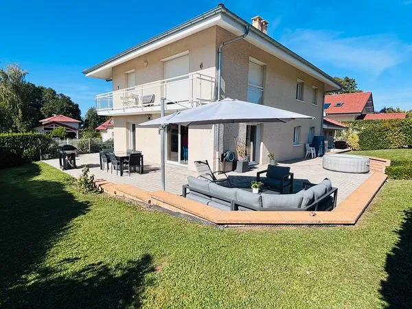 Appartement 101 m² - Jardin 530 m² - Garage 22 m² - 3 chambres - Larringes