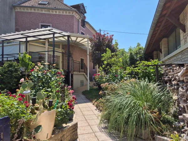 Maison 6 pièces 180 m²