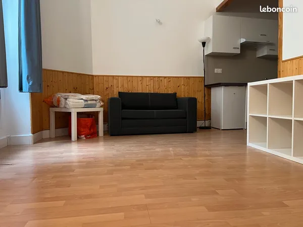 Studio -paris 17eme- metro guy moquet