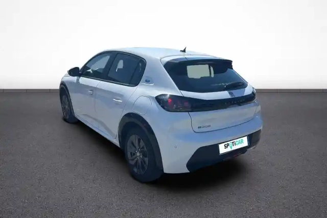 Peugeot 208 electrique 50 kwh 136ch — photo 4