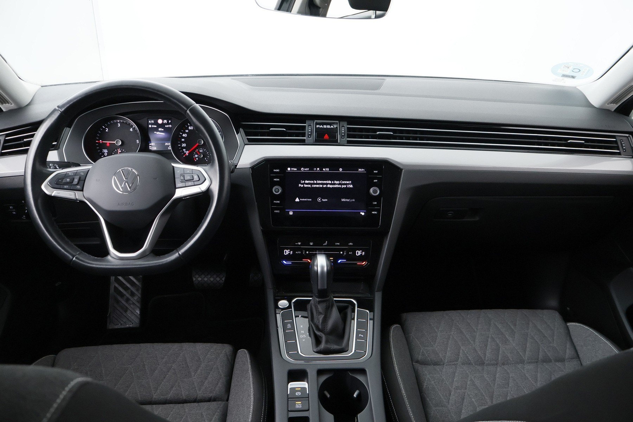 Volkswagen Passat SW — photo 11