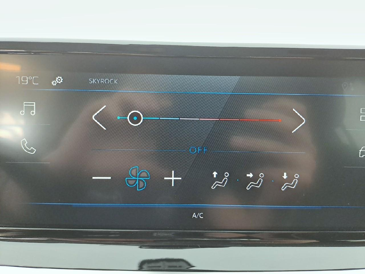 Peugeot 208 100 s&s bvm6 style — photo 21