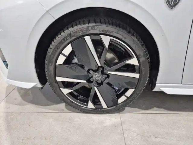 Peugeot 308 sw hybrid 145 e-dcs6 — photo 40