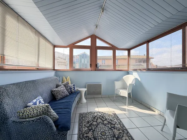 AGEN HYPER CENTRE - APPARTEMENT F2 SPACIEUX AVEC TERRASSE ET