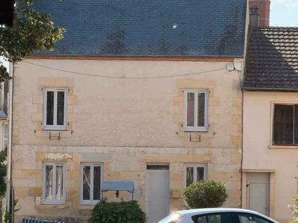 Ensemble immobilier locatif - 3 logements - 2 garages - 150000