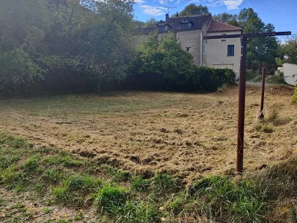Terrain constructible village DOUELLE (LOT) 46