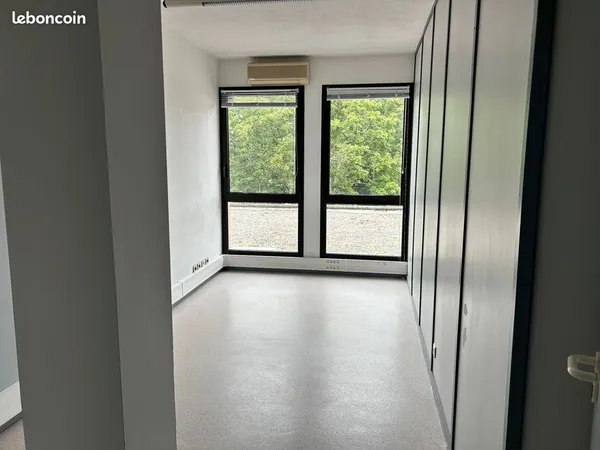 À vendre Ensemble de bureaux professionnels