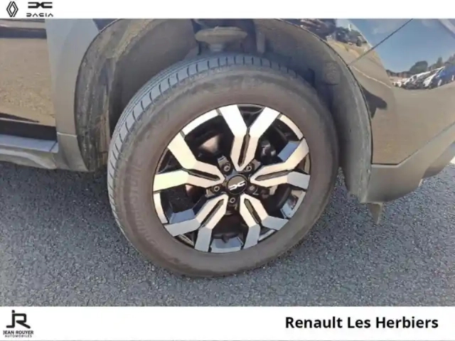 Dacia Duster 1.5 blue dci 115ch journey + 4x2 — photo 8