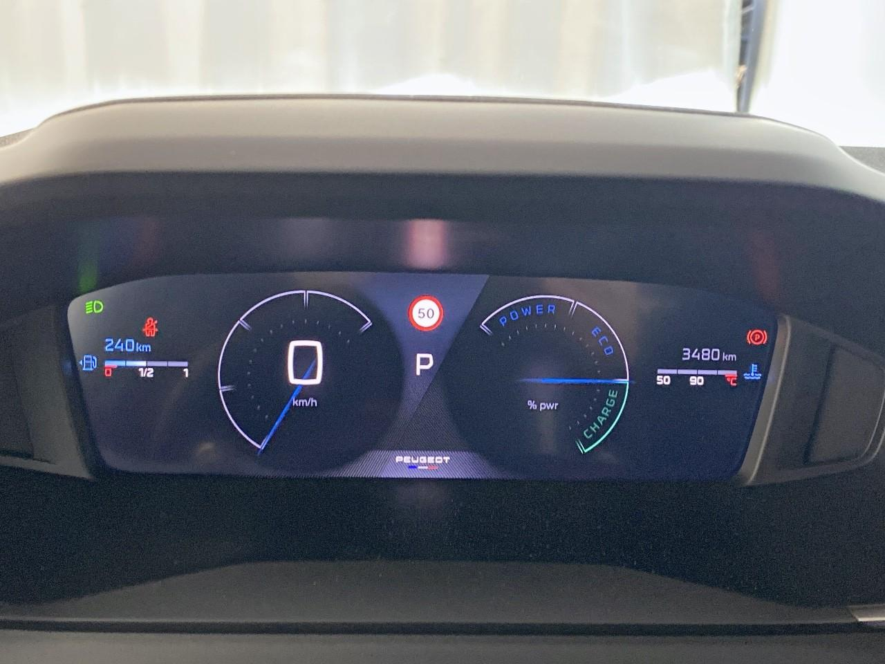 Peugeot 2008 hybrid 145 ch e-dcs6 allure — photo 14