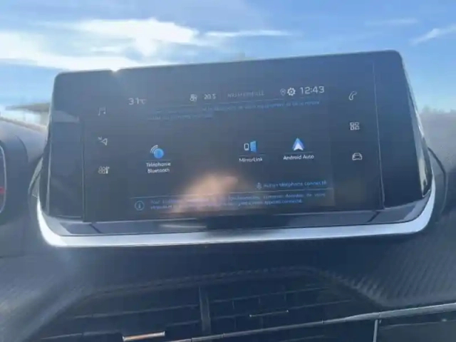 Peugeot 2008 1.2 puretech 100ch s&amp;s style — photo 15