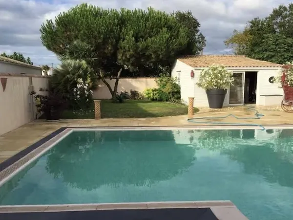 Maison de plain-pied 8 pièces 264 m²