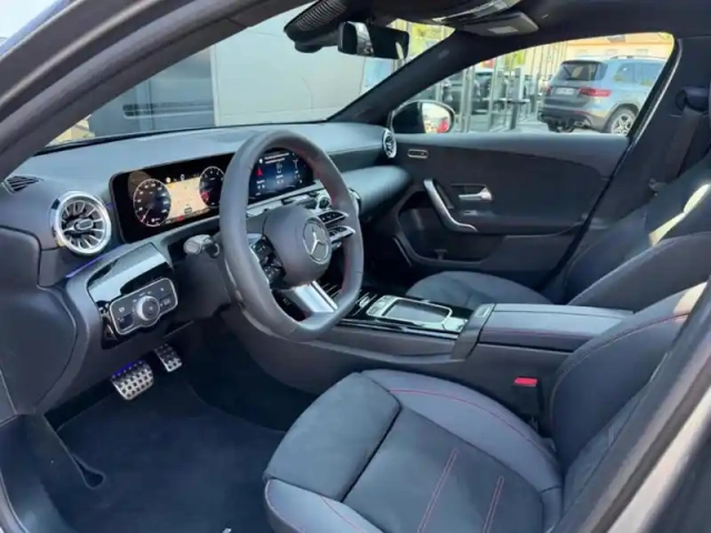 Mercedes Classe A 200 amg line — photo 32