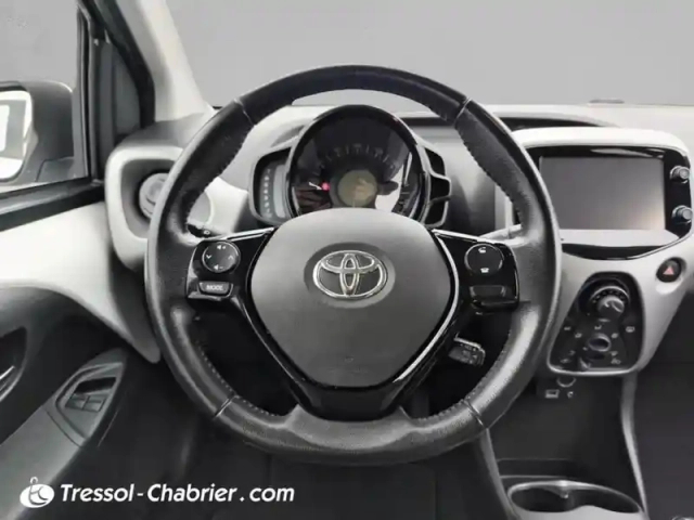 Toyota Aygo 1.0 vvt-i x-play — photo 12