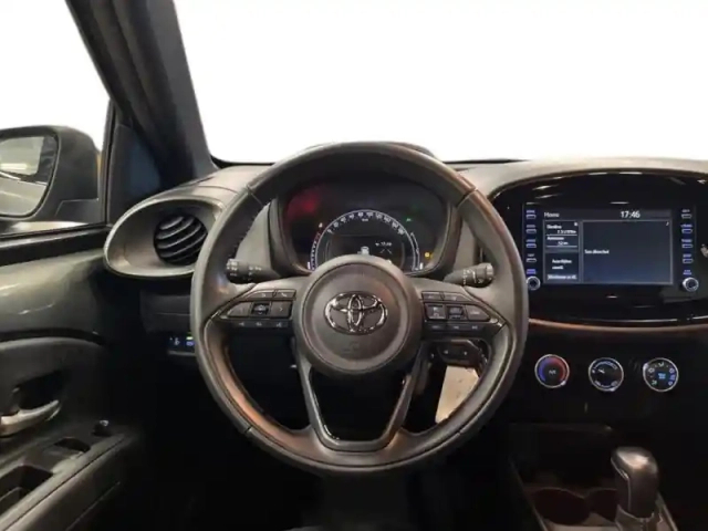 Toyota Aygo X 1.0 vvt-i 72ch design s-cvt — photo 11