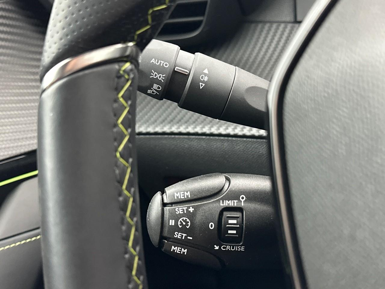 Peugeot 208 puretech 100 s&s bvm6 gt — photo 17