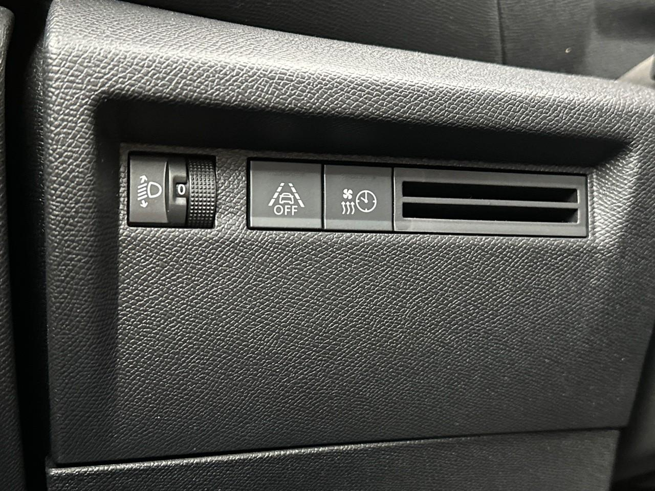 Citroën C4 e-c4 136 ch automatique live — photo 16