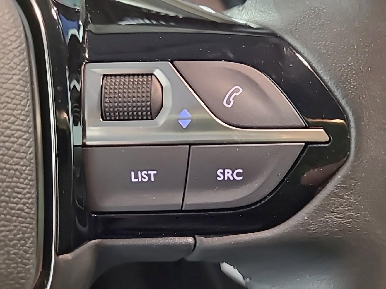 Peugeot 208 puretech 100 s&s bvm6 style — photo 18