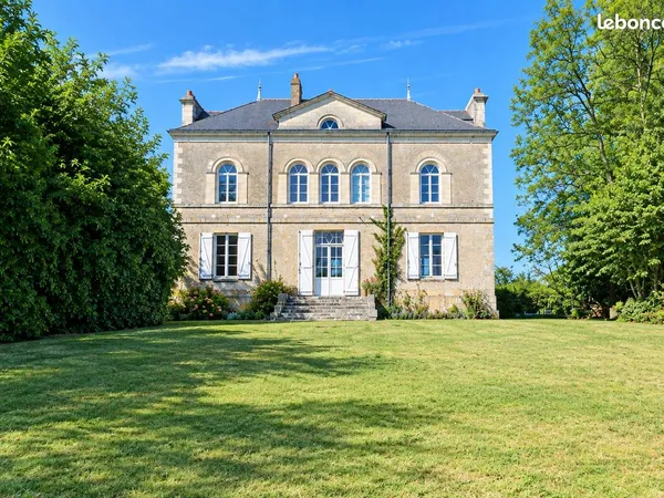 Château 9 pièces 265 m²