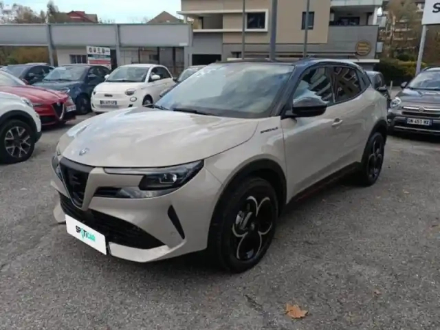 Alfa Romeo Junior 1.2 ibrida 136ch speciale dct6