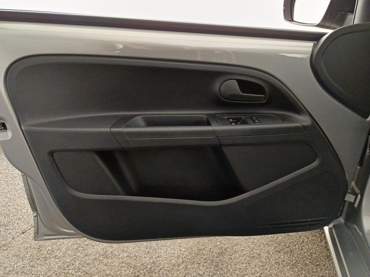 Volkswagen Up e-up! 83 electrique — photo 19