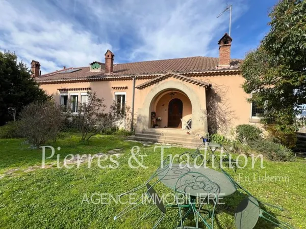 Exclusivité ! Magnifique propriété Aptésienne avec jardin et vue