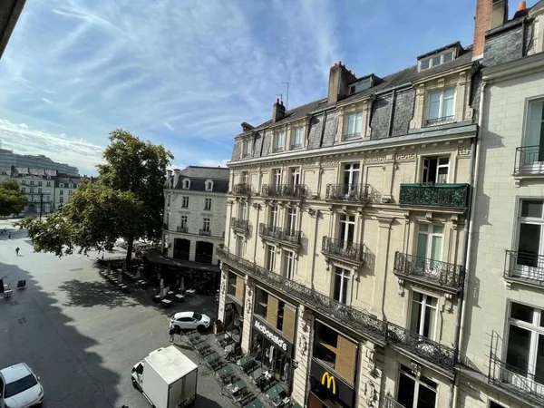 Bureaux 300 m²