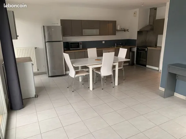 A louer T3 récent au coeur de Mions village