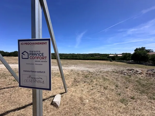 Terrain 710 m²
