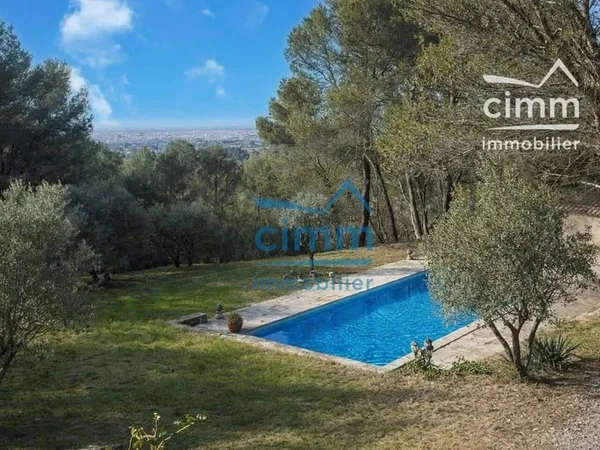 Maison 5 pièces 180 m²