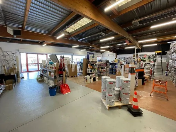 Local d'activité 400 m²