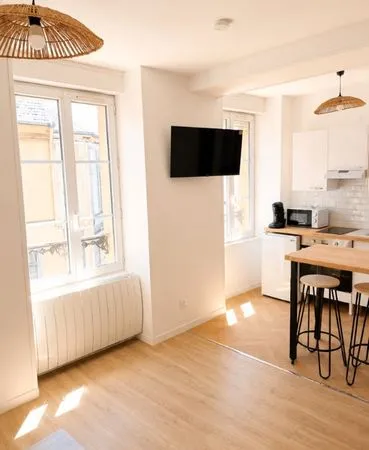Studio 23m2 entièrement rénové - vendu clé en main