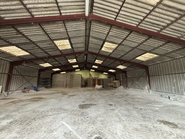 Immeuble industriel 350 m²