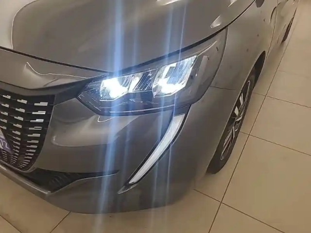 Peugeot 208 puretech 100 s&amp;s eat8 — photo 79