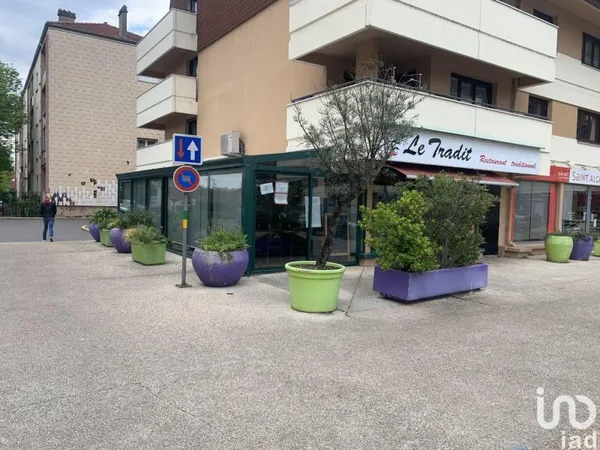 Commerce 90 m²