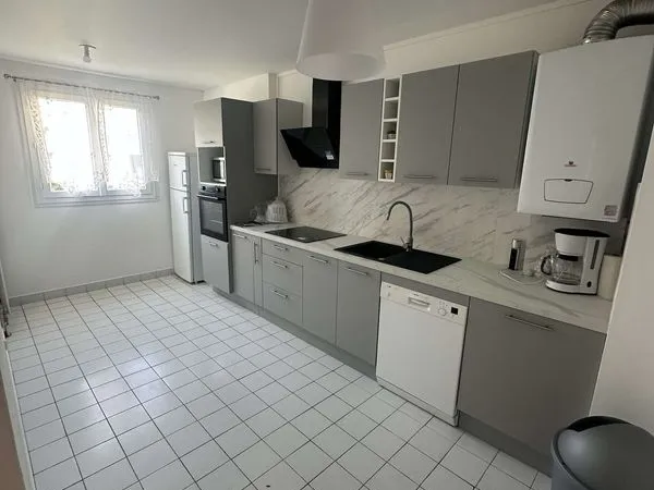 Appartement 2 chambres à louer - Lyon, Route de Vienne 1 300 / mois
